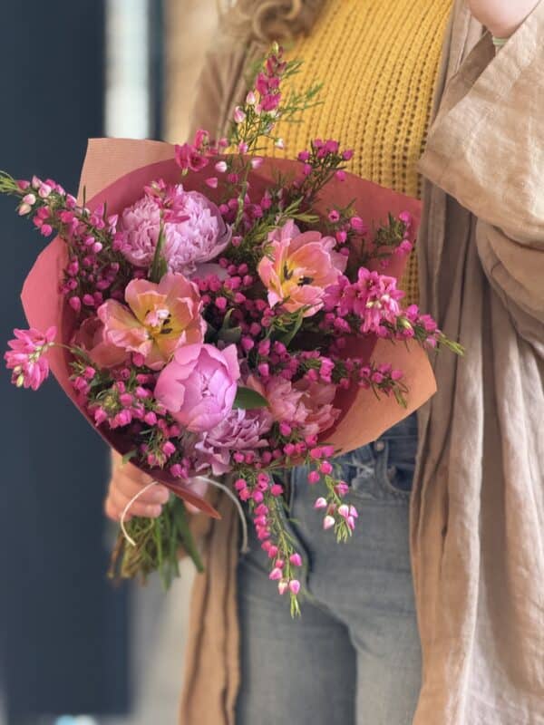 Floral Bouquet - Image 9